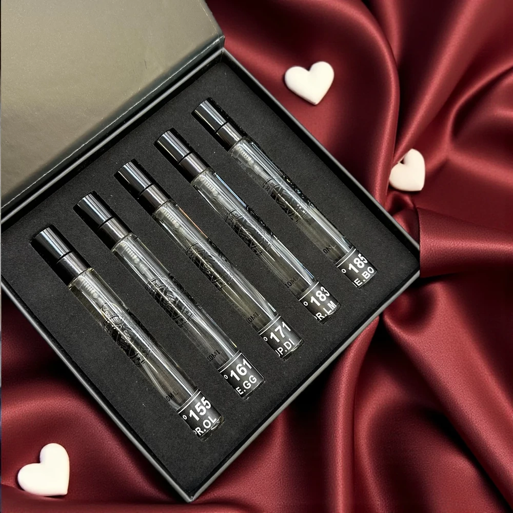 Kép 2/2 - VALENTIN-NAPI BOX szett hölgyeknek - 5x10ml | ajándékdobozban